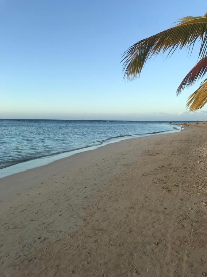 Cozy Oceanfront Villa With Direct Beach Access Лас-Терренас Екстер'єр фото
